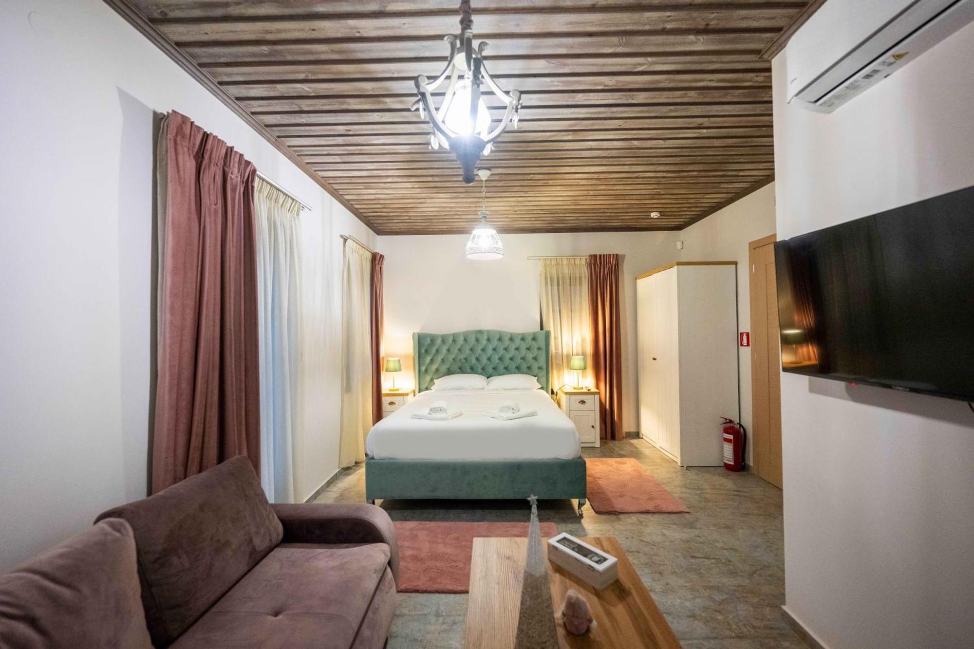 The Five Keys Hotel Monodendri Exterior photo