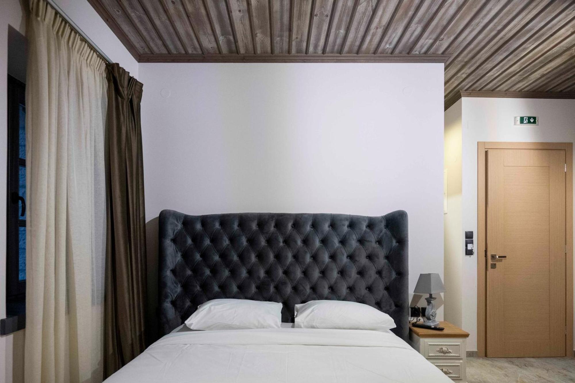 The Five Keys Hotel Monodendri Exterior photo