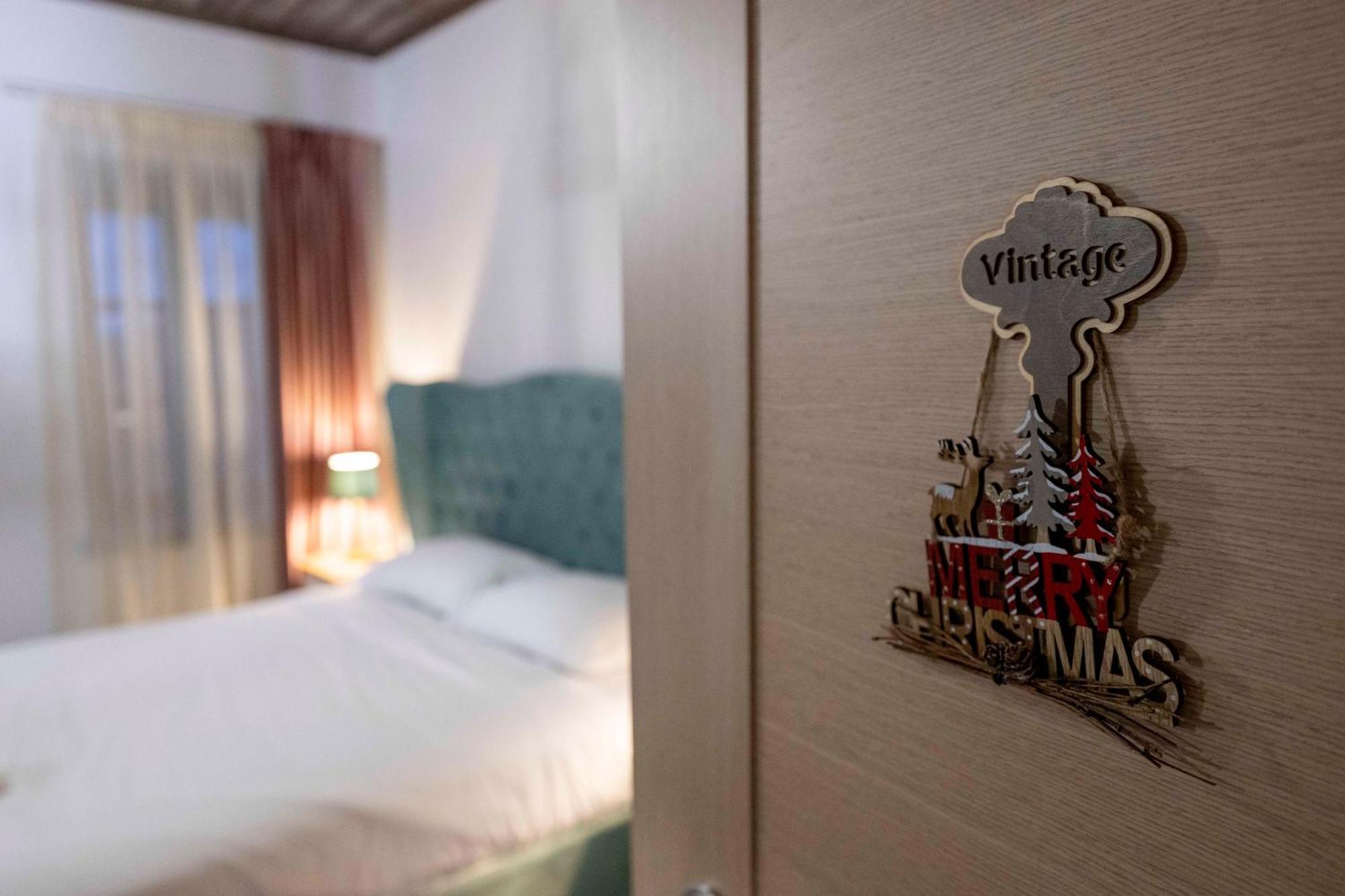 The Five Keys Hotel Monodendri Exterior photo
